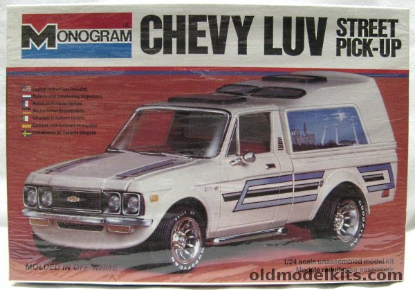 Monogram 1/24 Chevy Luv Street Pickup Truck with Camper and Two UFO Murals, 2251 plastic model kit